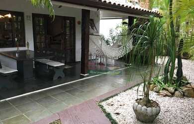 Imagem: A casa em condomínio possui 4 Dormitórios, 3 Banheiros, 2