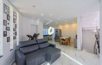 Imagem: A casa possui 3 Dormitórios, 4 Banheiros, 4 Vagas na garagem