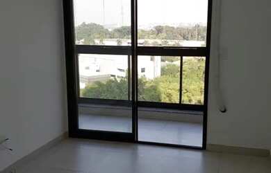 Imagem: O apartamento possui 1 Dormitório, 1 Banheiro, 1 Vaga na garagem