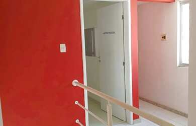 Imagem 4: Espaço comercial com 80m², andar térreo e superior, com salas, estrutura...