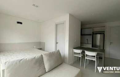 Imagem: O apartamento possui 1 Dormitório, 1 Banheiro, 1 Vaga na garagem