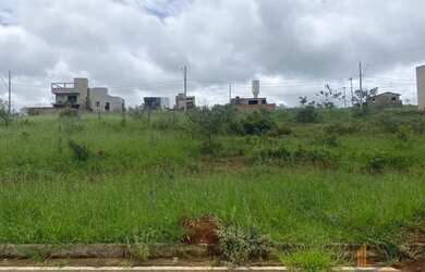 Imagem: O terreno possui 200m² de Área e está localizado em Parque