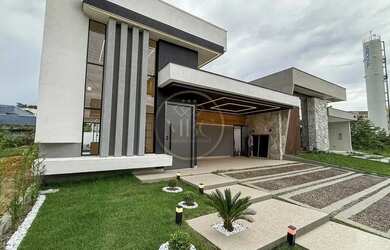 Imagem: A casa em condomínio possui 3 Dormitórios, 4 Banheiros, 4