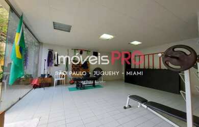 Imagem: A casa possui 4 Dormitórios, 4 Banheiros, 2 Vagas na garagem