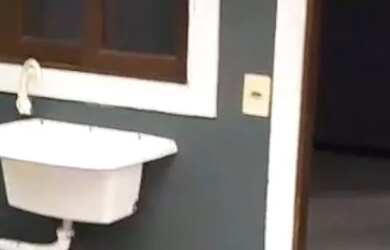 Imagem 4: Aluga-se ANUAL apartamentos 1 quarto frente ao mercado Koch Inglese Florianópolis