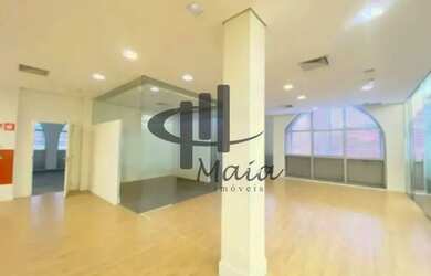 Imagem: O depósito possui 5 Vagas na garagem, 2.648m² de Área e