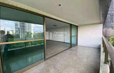 Imagem: O apartamento possui 4 Dormitórios, 5 Banheiros, 3 Vagas na