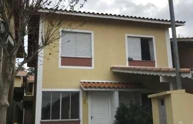 Imagem: A casa em condomínio possui 2 Dormitórios, 1 Banheiro, 2 Vagas