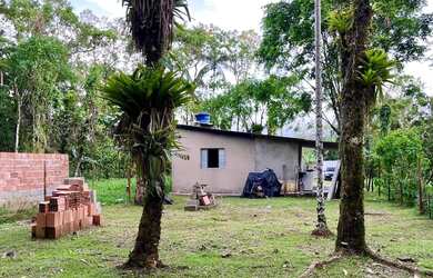 Imagem: A casa possui 2 Dormitórios, 1 Banheiro e 500m² de Área e