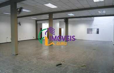 Imagem: O depósito possui 5 Vagas na garagem, 620m² de Área e está