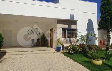 Imagem: A casa em condomínio possui 3 Dormitórios, 5 Banheiros, 3