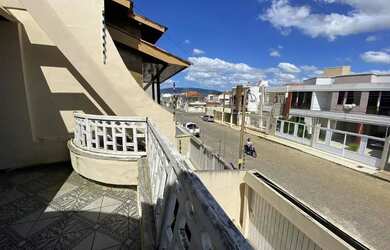 Imagem: O apartamento possui 5 Dormitórios, 2 Banheiros, 4 Vagas na