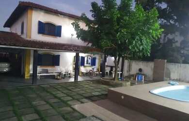 Imagem: A casa à venda possui 5 Dormitórios, 4 Banheiros, 3 Vagas