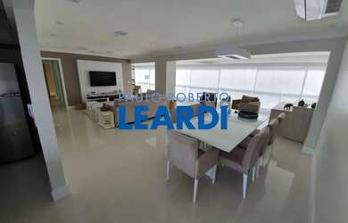 Imagem: O apartamento possui 3 Dormitórios, 5 Banheiros, 4 Vagas na