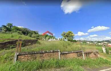 Imagem: O terreno possui 915m² de Área, Imóvel novo e está localizado