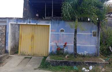 Imagem: A casa possui 2 Dormitórios, 2 Banheiros e 1 Vaga na garagem