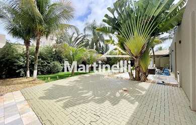 Imagem: A casa possui 3 Dormitórios, 3 Banheiros, 5 Vagas na garagem