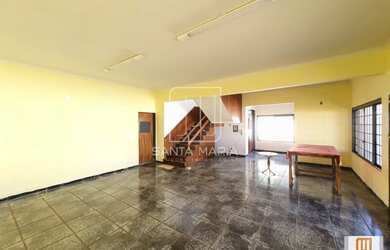 Imagem: O depósito possui 4 Vagas na garagem, 290m² de Área e está