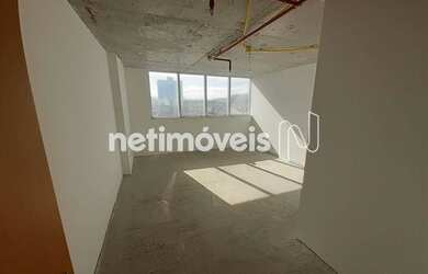 Imagem: O depósito possui 1 Vaga na garagem, 35m² de Área e está