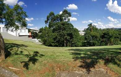 Imagem: O terreno possui 1.200m² de Área e está localizado em Atibaia