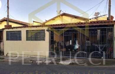 Imagem: A casa possui 3 Dormitórios, 3 Banheiros, 3 Vagas na garagem