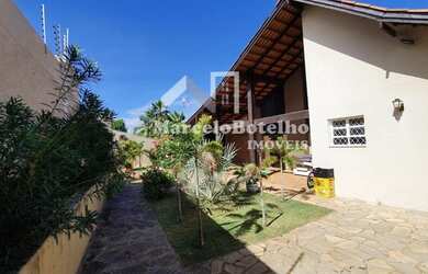 Imagem: A casa possui 5 Dormitórios, 5 Banheiros, 400m² de Área e