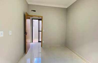 Imagem: A casa em condomínio possui 3 Dormitórios, 2 Banheiros, 2