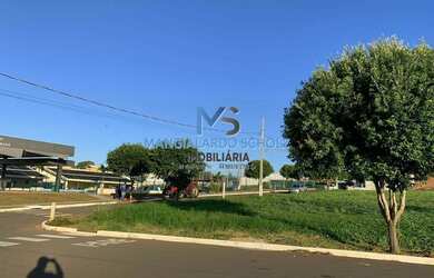 Imagem: O terreno possui 721m² de Área e está localizado em Porto