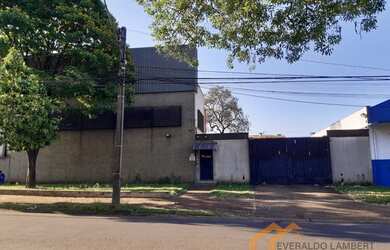 Imagem: O depósito possui 5 Vagas na garagem, 1.700m² de Área e