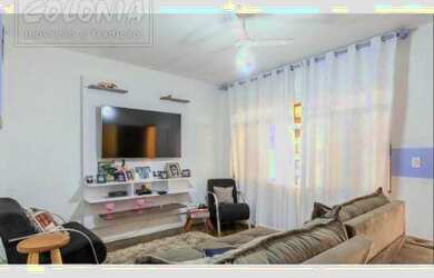 Imagem: A casa possui 2 Dormitórios, 2 Banheiros, 4 Vagas na garagem