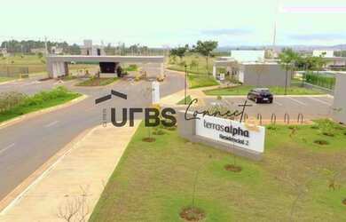 Imagem: O terreno à venda possui 300m² de Área e está localizado