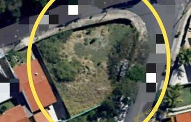 Imagem: O terreno possui 813m² de Área e está localizado em Loteamento