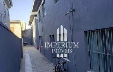 Imagem: A casa possui 2 Dormitórios, 1 Banheiro, 1 Vaga na garagem