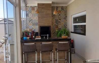 Imagem: A casa em condomínio possui 4 Dormitórios, 5 Banheiros, 4