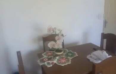 Imagem: O apartamento possui 3 Dormitórios, 1 Banheiro, 1 Vaga na garagem