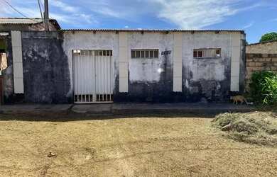 Imagem: A casa possui 3 Dormitórios, 1 Banheiro e está localizado