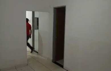 Imagem: Casa sozinha no lote