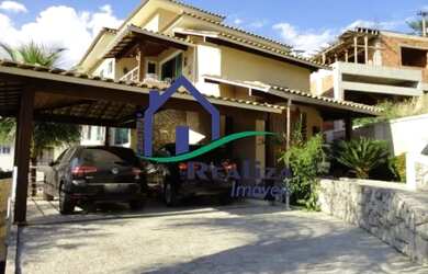 Imagem: A casa possui 4 Dormitórios, 4 Banheiros, 2 Vagas na garagem