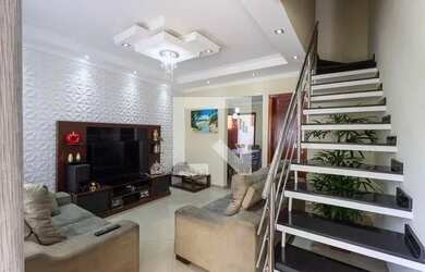 Imagem: A casa possui 3 Dormitórios, 2 Banheiros, 3 Vagas na garagem