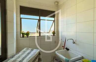 Imagem: O apartamento possui 3 Dormitórios, 3 Banheiros, 2 Vagas na