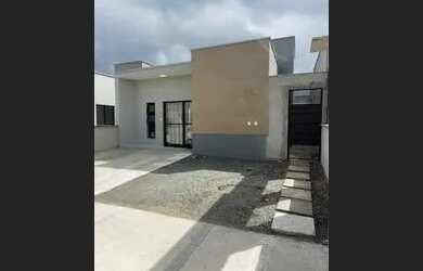 Imagem: A casa em condomínio possui 2 Dormitórios, 1 Banheiro, 2 Vagas