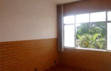 Imagem: O apartamento possui 1 Dormitório, 1 Banheiro, 1 Vaga na garagem