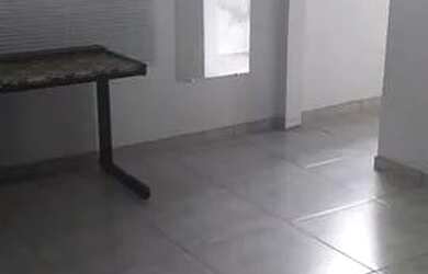 Imagem: A casa possui 1 Dormitório, 1 Banheiro e está localizado