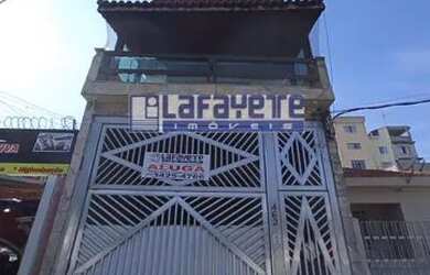 Imagem: A casa possui 3 Dormitórios, 2 Banheiros e 160m² de Área