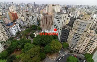 Imagem: O apartamento possui 1 Dormitório, 1 Banheiro, 1 Vaga na garagem