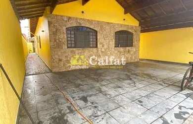 Imagem: A casa possui 4 Dormitórios, 3 Banheiros, 4 Vagas na garagem