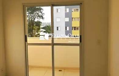 Imagem: O apartamento possui 3 Dormitórios, 1 Banheiro, 2 Vagas na