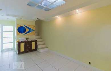 Imagem: A casa possui 3 Dormitórios, 3 Banheiros, 1 Vaga na garagem