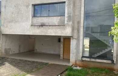 Imagem: A casa em condomínio possui 3 Dormitórios, 3 Banheiros, 3