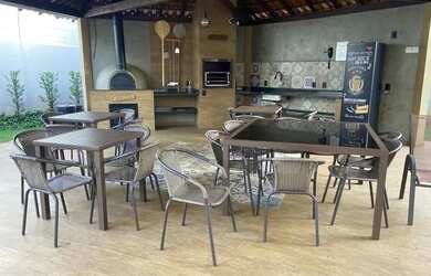 Imagem: O apartamento possui 2 Dormitórios, 2 Banheiros, 2 Vagas na